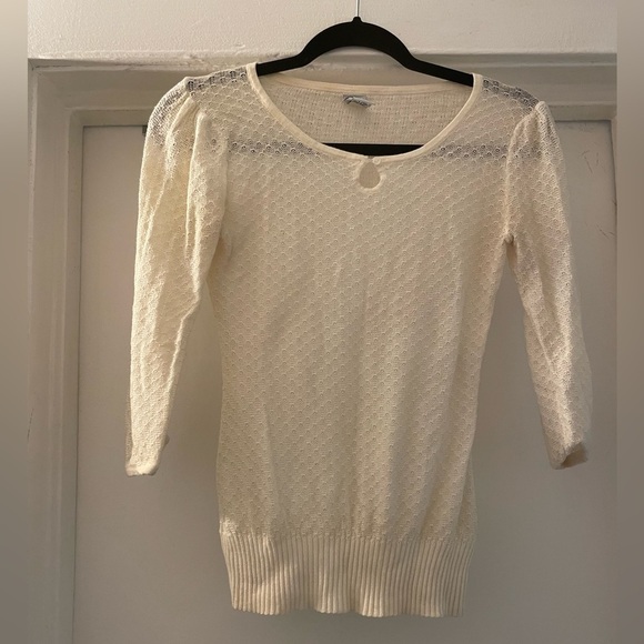 GAP Cream See through knit 3/4 sleeve top size XSmall - Picture 2 of 7